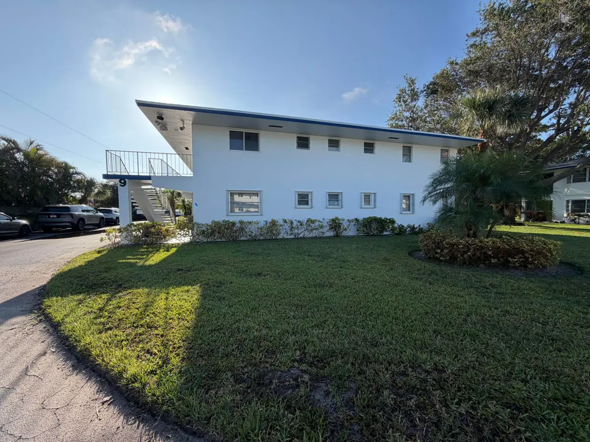 9 Westwood Avenue #102b, Tequesta, FL 33469 - #1