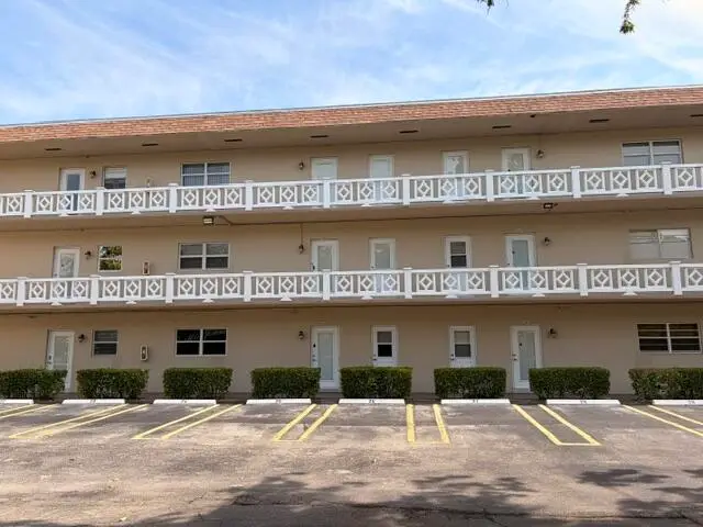 5103 NW 35th Street #401, Lauderdale Lakes, FL 33319 - #2