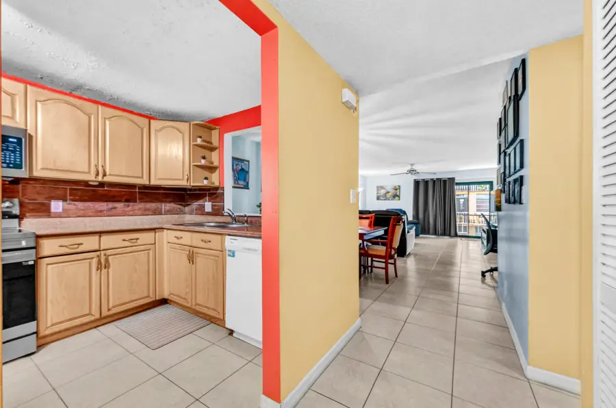 430 Commodore Drive #217, Plantation, FL 33325 - #2