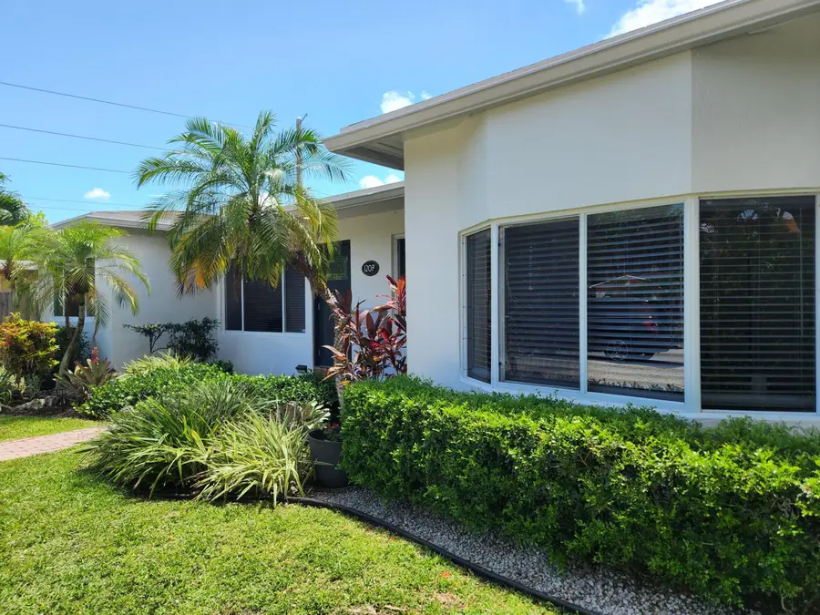1207 NE 12th Avenue, Fort Lauderdale, FL 33304 - #2