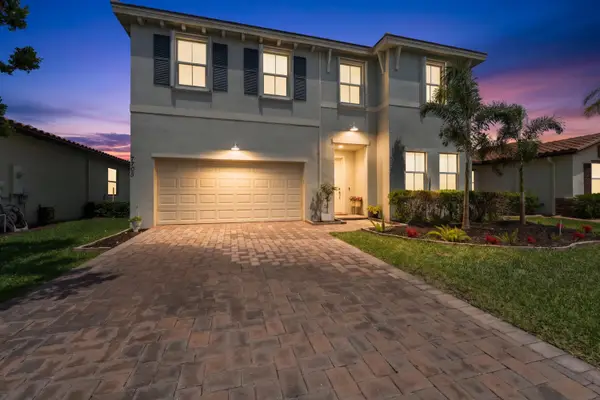 7705 NW Greenbank Circle, Port St Lucie, FL 34987
