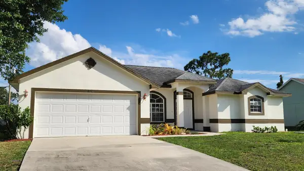 474 SW Namoit Place, Port St Lucie, FL 34953