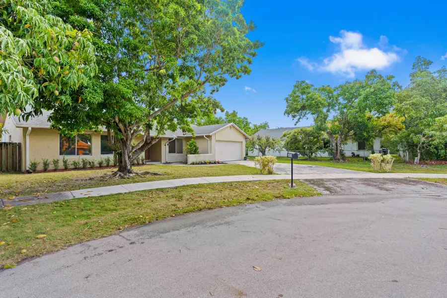 9315 SW 170th Lane, Palmetto Bay, FL 33157 - #2