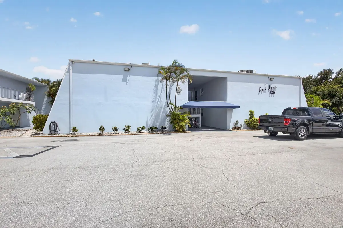 725 Hummingbird Way #109, North Palm Beach, FL 33408 - #1