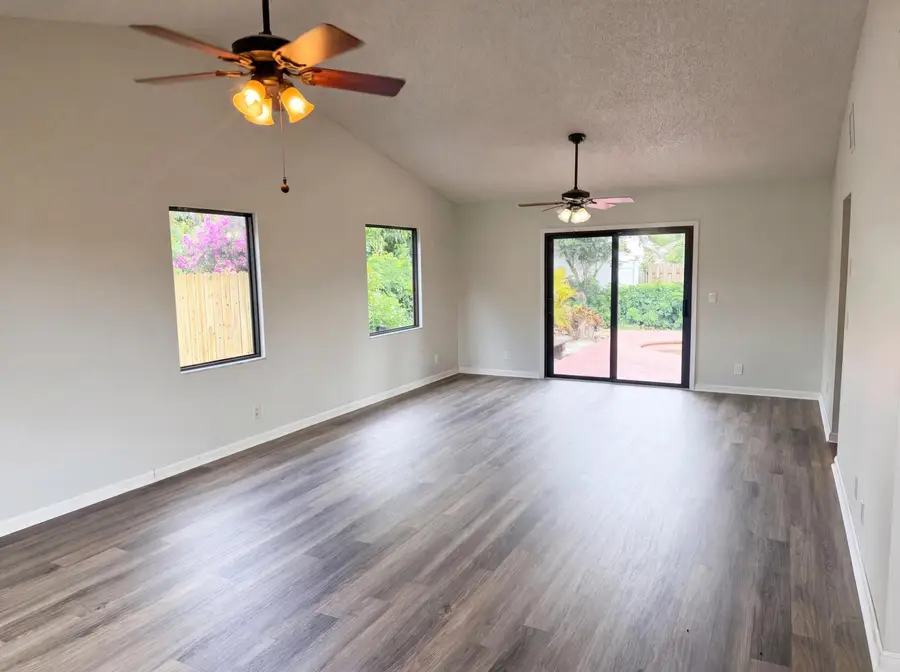 118 Waterway, Royal Palm Beach, FL 33411 - #3