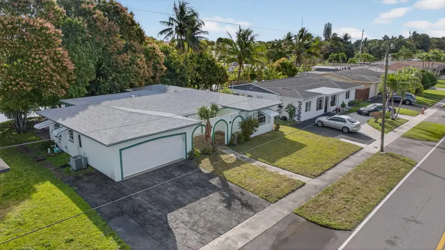 2540 NW 34th Terrace, Lauderdale Lakes, FL 33311 - #2