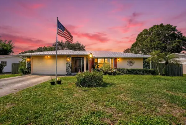 716 SE Evergreen Terrace, Port St Lucie, FL 34983