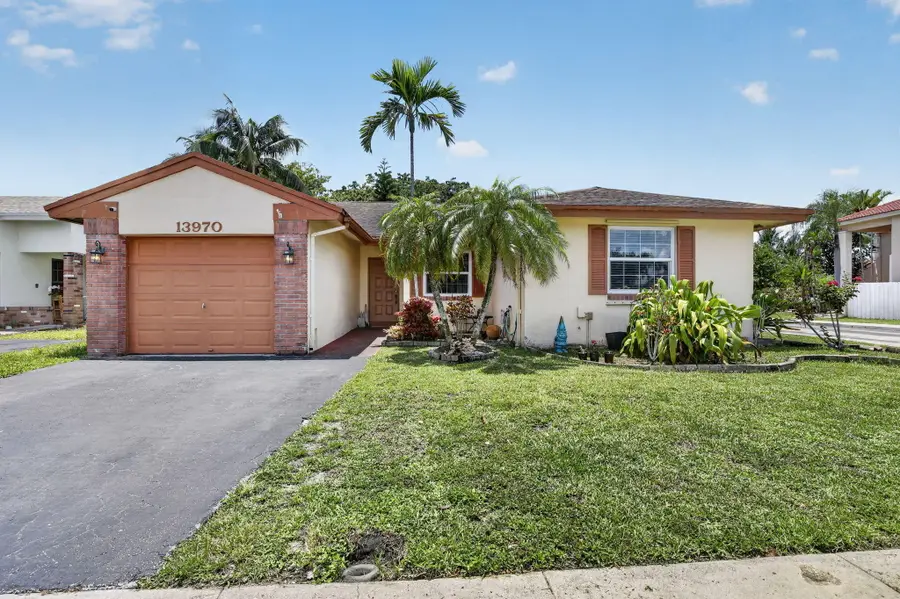 13970 Oaklawn Place, Davie, FL 33325 - #2