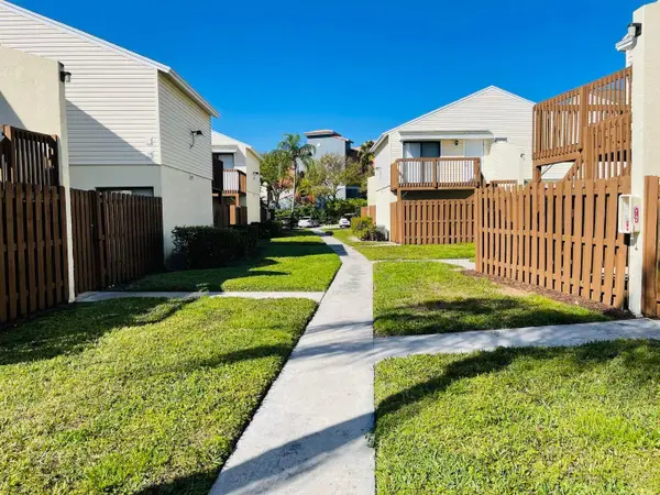 637 Executive Center Drive #N208, West Palm Beach, FL 33401