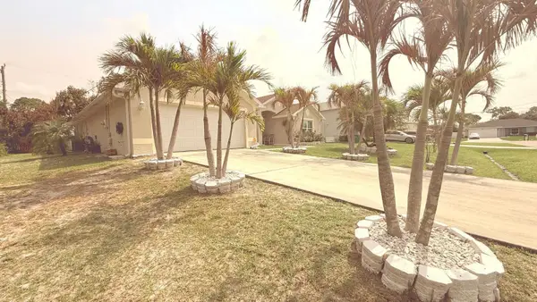 1613 SW Whipple Avenue, Port St Lucie, FL 34953