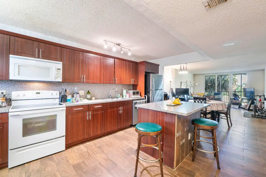 250 Jacaranda Drive #308, Plantation, FL 33324 - #3