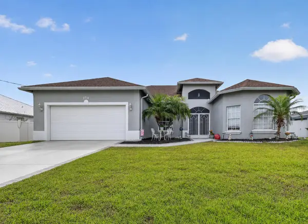 1711 SE Fairfield Street, Port St Lucie, FL 34983