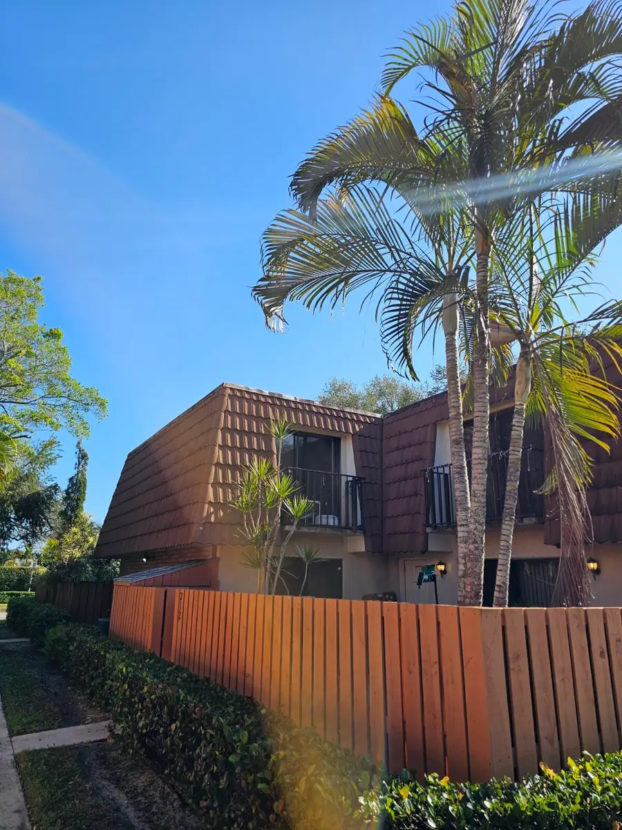 209 Charter Way, West Palm Beach, FL 33407 - #2