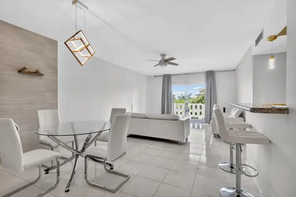 4330 Hillcrest Drive #302, Hollywood, FL 33021