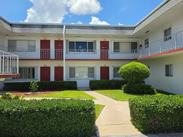3320 Lake Osborne Drive #109, Lake Worth Beach, FL 33461