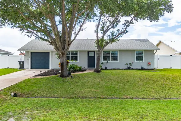 2590 SW Hinchman Street, Port St Lucie, FL 34984