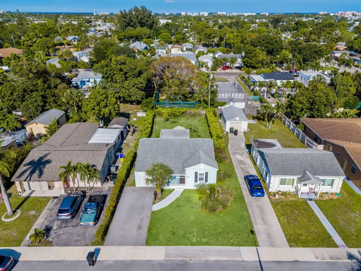 620 N B Street, Lake Worth Beach, FL 33460 - #1