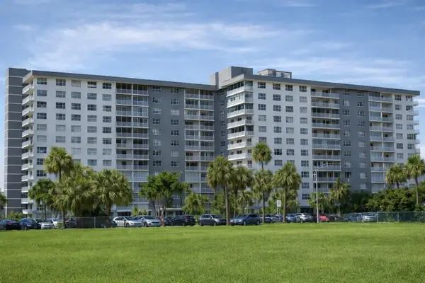 3800 Hillcrest Drive #1219, Hollywood, FL 33021