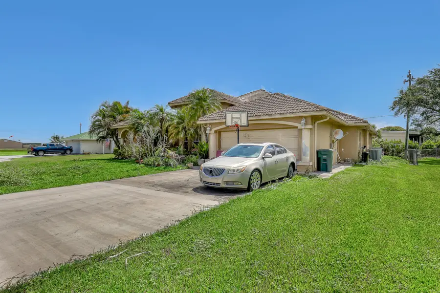 1015 NE 3rd Street, Belle Glade, FL 33430 - #3
