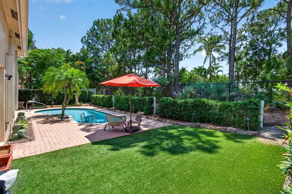 68 Lake Eden Drive, Boynton Beach, FL 33435