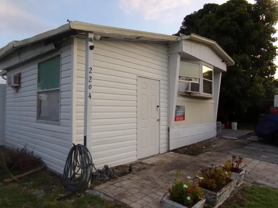 2204 NW 23rd Avenue, Boynton Beach, FL 33436 - #2