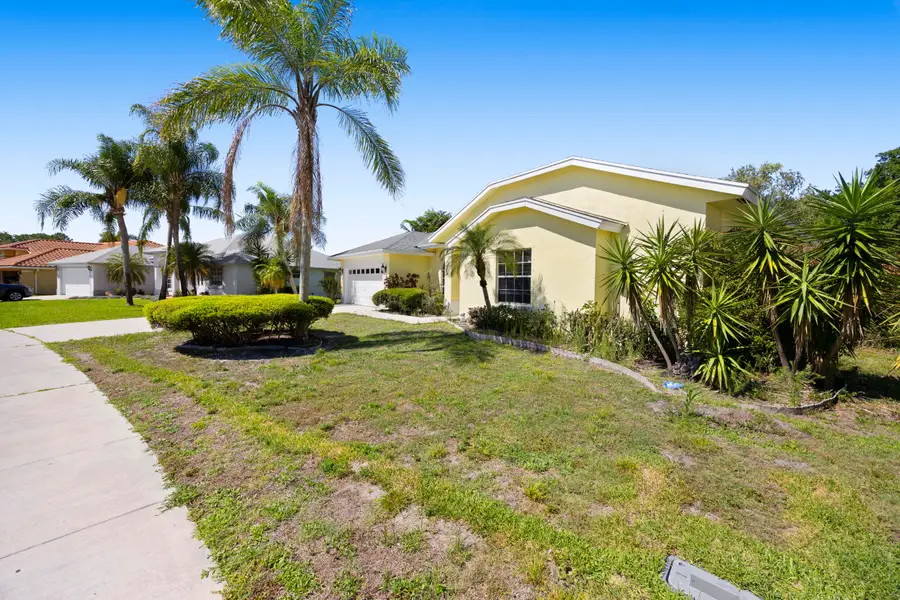 105 Monterey Way, Royal Palm Beach, FL 33411 - #2