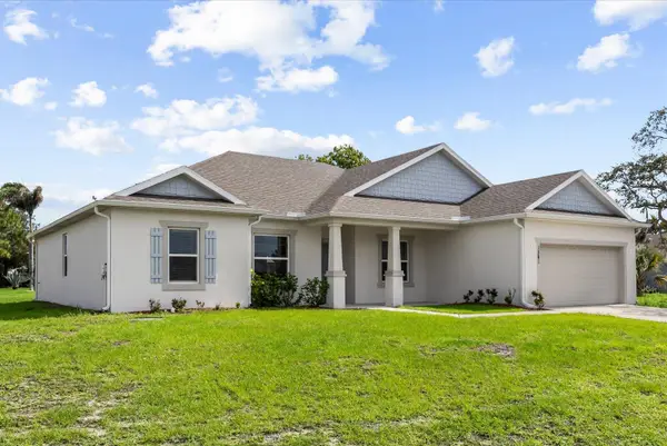 1561 SE Portillo Road, Port St Lucie, FL 34952