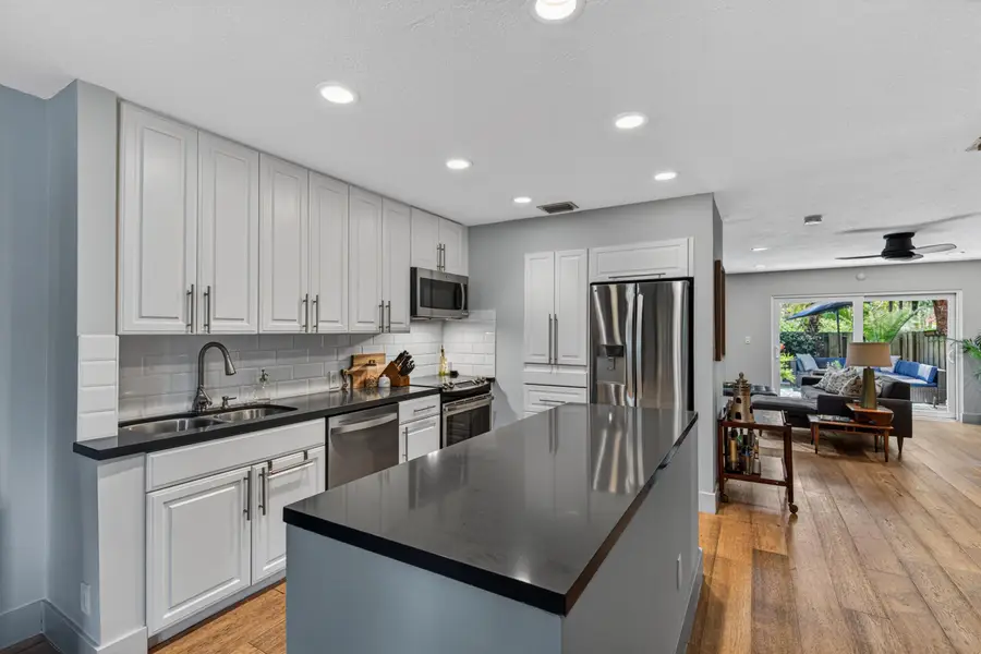 200 NE 17th Court #Unit 801, Fort Lauderdale, FL 33305 - #2