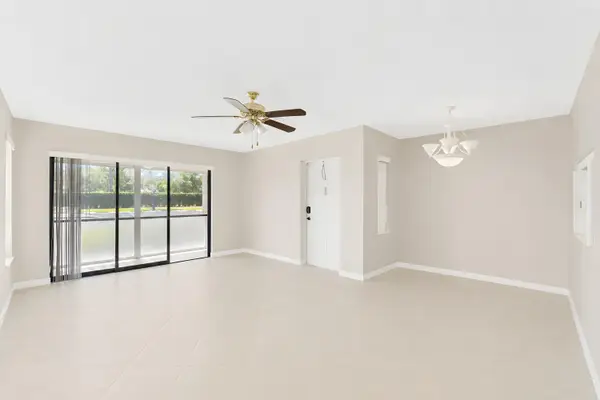 821 Sky Pine Way #D1, Greenacres, FL 33415