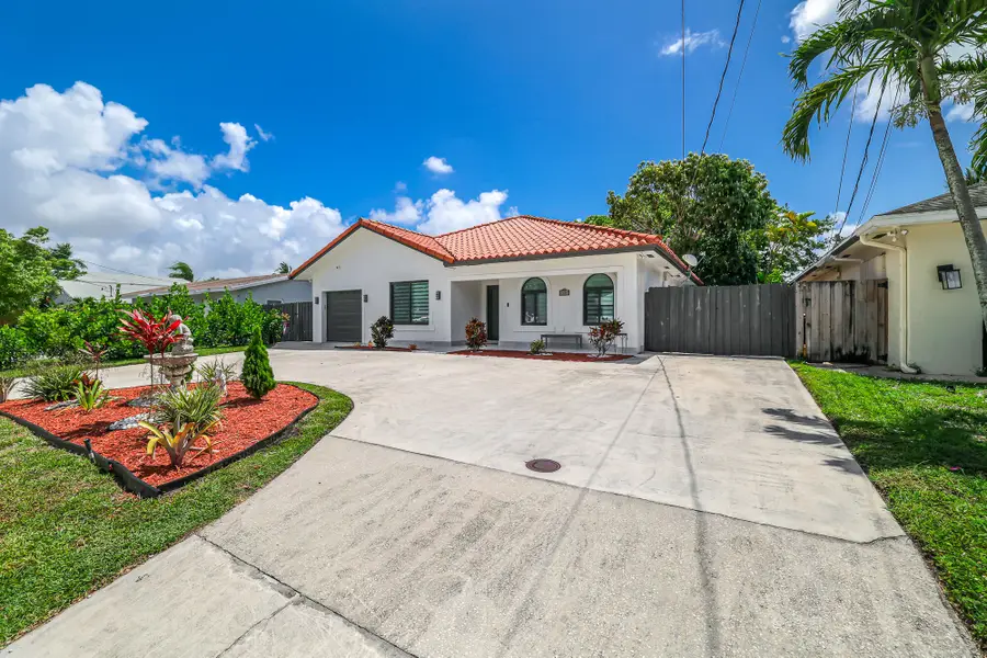 2000 SW 28th Avenue, Fort Lauderdale, FL 33312 - #2