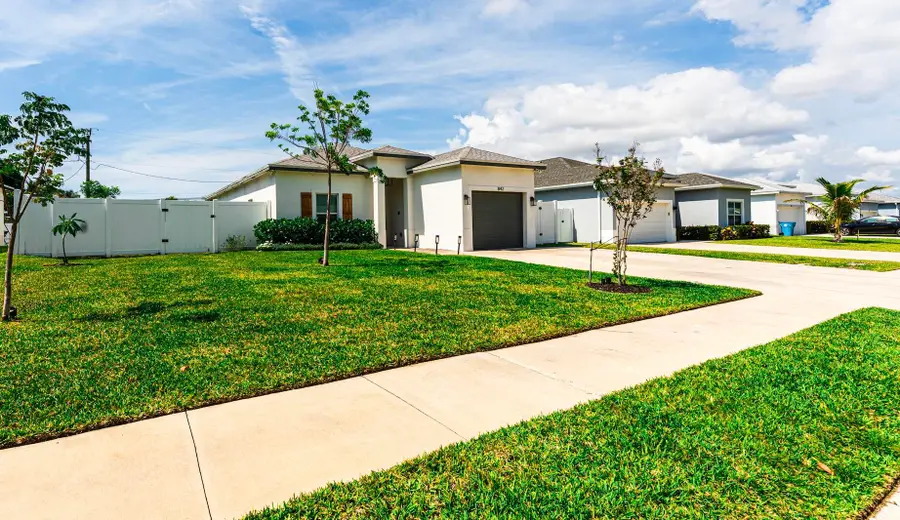 842 NW 9th Avenue, Boynton Beach, FL 33426 - #2