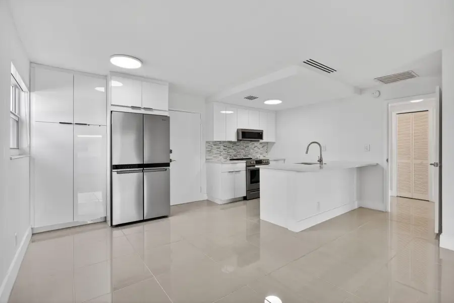 3212 NE 12th Street #Apt 204, Pompano Beach, FL 33062 - #3
