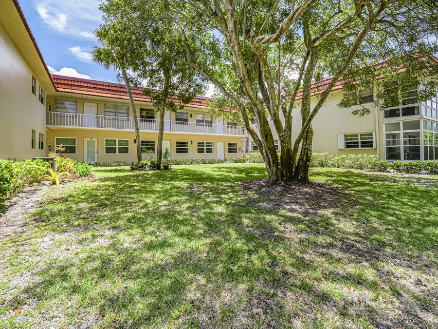 109 Spring Lake Court #105, Vero Beach, FL 32962 - #2