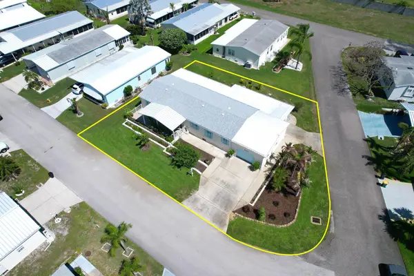 5390 Hammerstone Court #M7, Micco, FL 32976