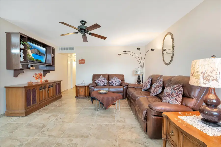 201 Valencia I, Delray Beach, FL 33446 - #3