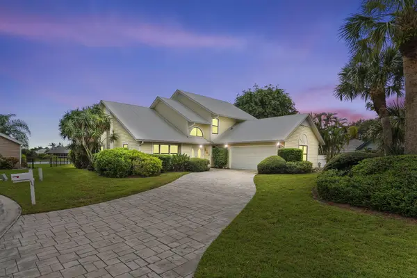8964 SE Sunfish Place, Hobe Sound, FL 33455