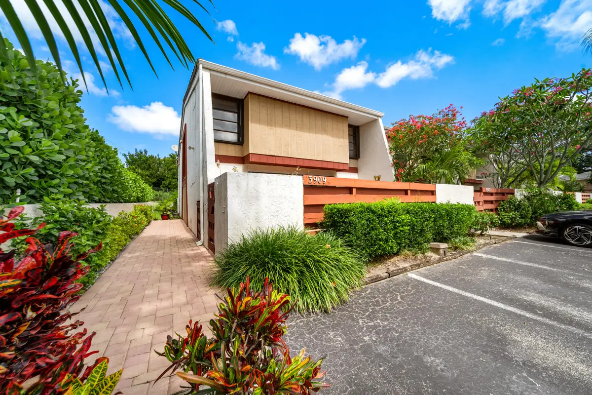 3909 Parkside Lane #234, Hollywood, FL 33021 - #1