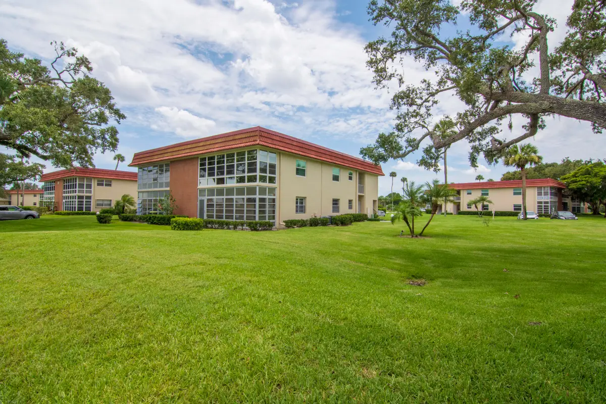 61 Woodland Drive #106, Vero Beach, FL 32962 - #1