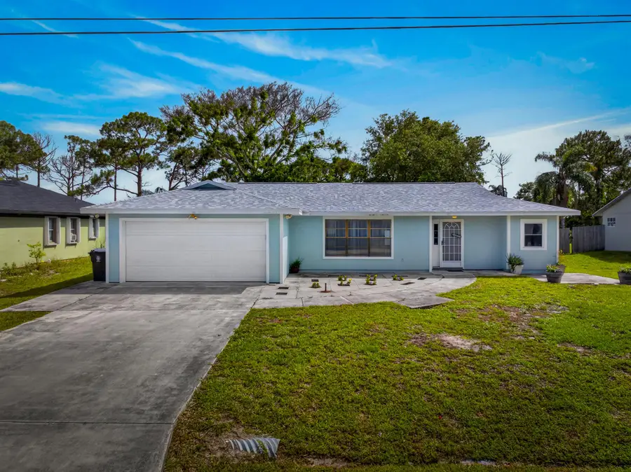 662 SE Essex Drive, Port Saint Lucie, FL 34984 - #2
