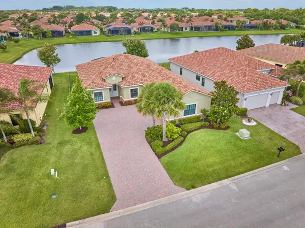5523 49th Avenue, Vero Beach, FL 32967