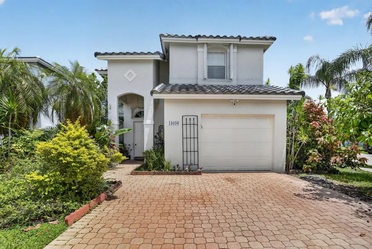10690 NW 2nd Circle, Pembroke Pines, FL 33026 - #1