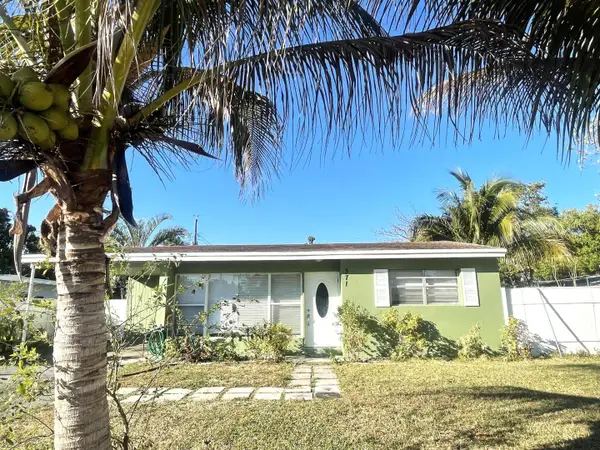 571 Sioux Road, Lantana, FL 33462