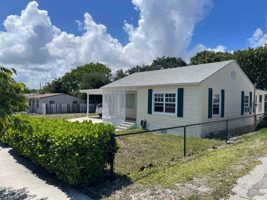 915 33rd Street, West Palm Beach, FL 33407 - #2