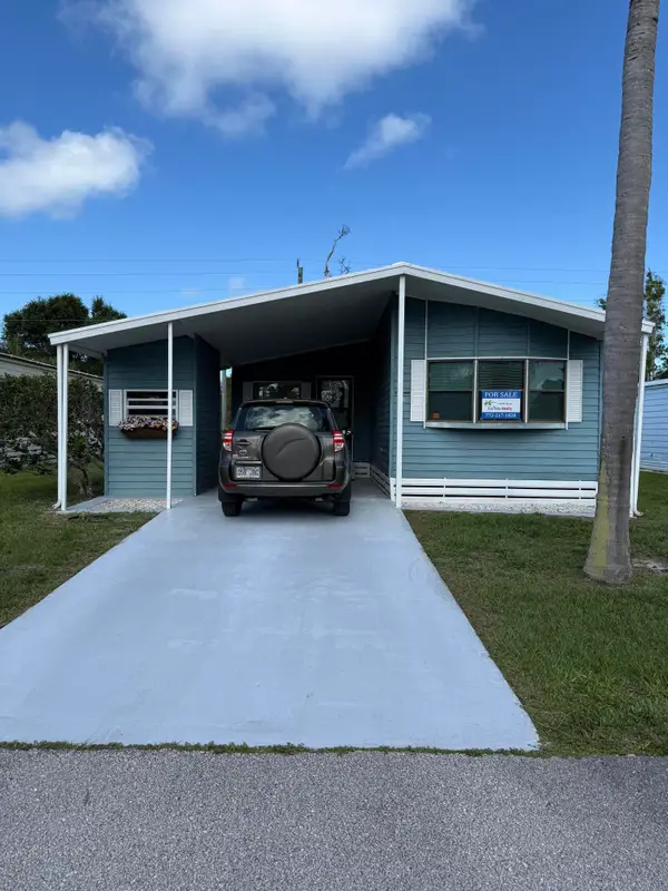 47 Flores Del Norte, Fort Pierce, FL 34951