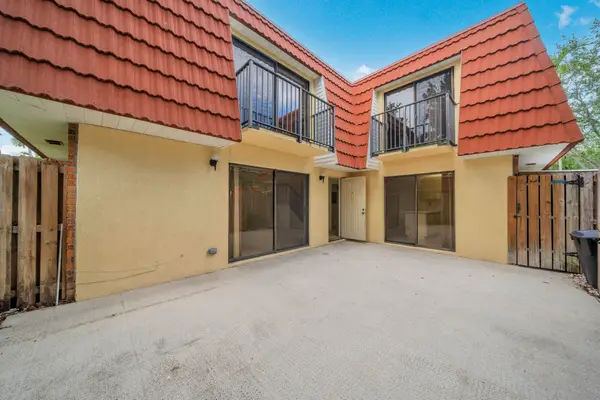 713 NW 99th Circle, Plantation, FL 33324