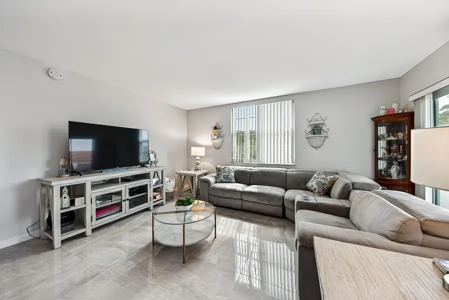 6000 NE 22nd Way #3a, Fort Lauderdale, FL 33308 - #2