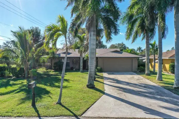 699 Ixoria Avenue, Fort Pierce, FL 34982
