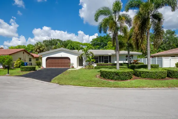 3844 NW 82nd Way, Coral Springs, FL 33065