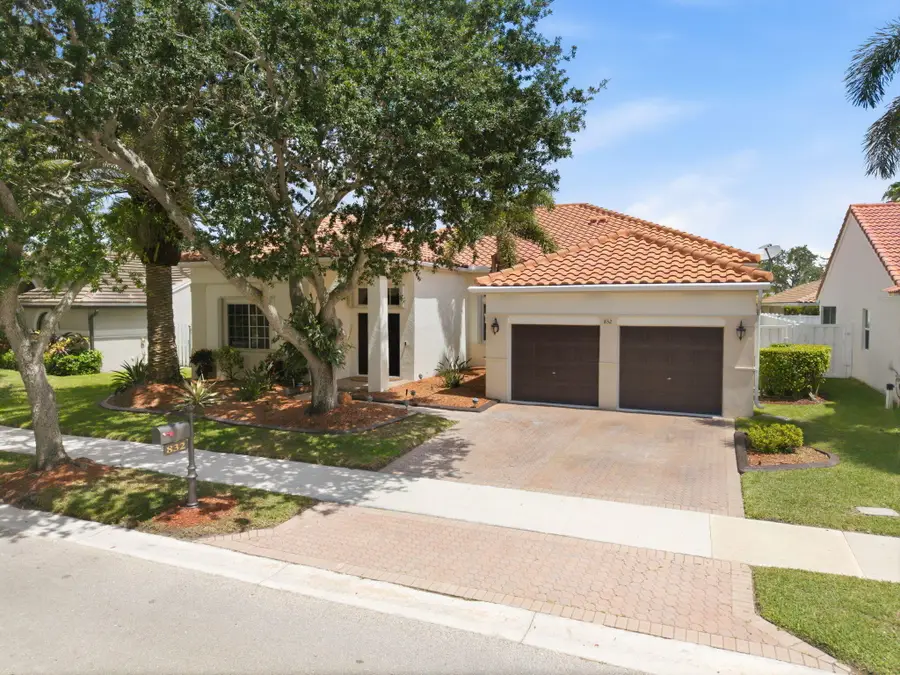 832 Heritage Drive, Weston, FL 33326 - #3