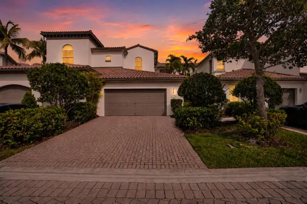 824 Spinnaker Drive E, Hollywood, FL 33019